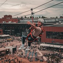 Zjazd tyrolką dla przyjaciół - Łódź