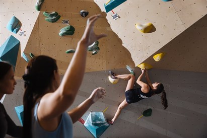 Bouldering z instruktorem (60 min) + ściana bez limitu – VOLT Łódź