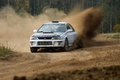 Jazda Subaru Impreza STI Type RA – moc rajdówki na szutrze!