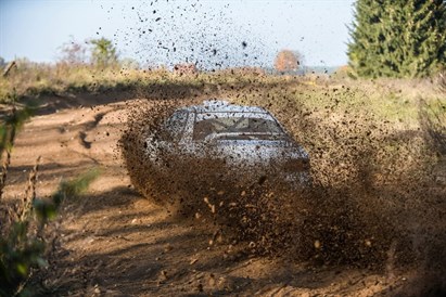 Jazda Subaru Impreza STI Type RA – moc rajdówki na szutrze!