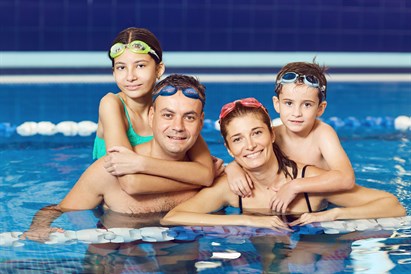 Rodzinny relaks w Termach Gorce – basen, jacuzzi, sauny i grota solna