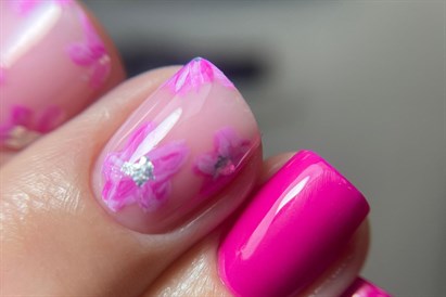 Manicure hybrydowy i laminacja Rzęs - Ninails & Beauty Warszawa