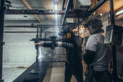 Ostre strzelanie: 50 strzałów, 6 broni – PM Shooter Warszawa