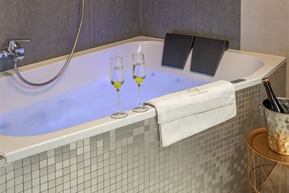 Weekend w Krakowie w apartamencie Deluxe z jacuzzi dla dwojga!