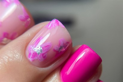 Manicure hybrydowy oraz laminacja brwi i rzęs - Ninails & Beauty Warszawa