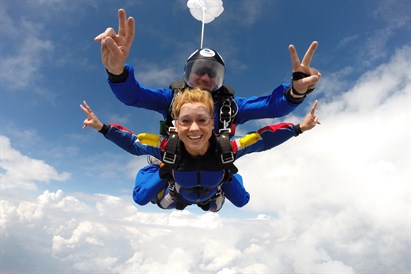 Skok spadochronowy z 4 km w Jeleniej Górze – Skydive Wrocław