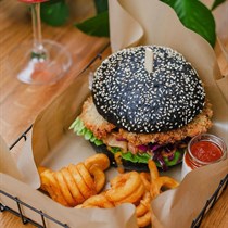 Rodzinna kolacja w klimacie Bliskiego Wschodu w Warszawie