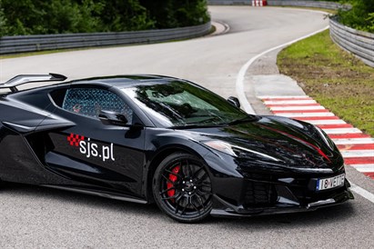Jazda Chevrolet Corvette C8 Z06 po torze jako kierowca