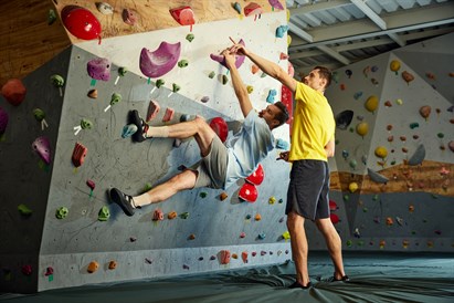 Bouldering z instruktorem (60 min) + ściana bez limitu – VOLT Łódź