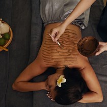 Masaż czekoladą z peelingiem – słodki relaks w PioMed