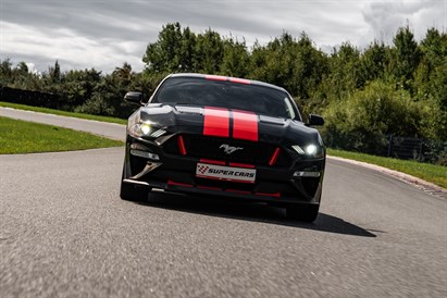 Ekstremalna przejażdżka Fordem Mustangiem z Super Cars