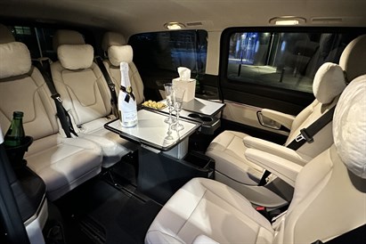 Luksusowy przejazd z szoferem w Mercedesie V Class dla grupy