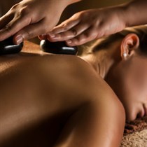 Masaż balijski gorącymi kamieniami w Tao Tao Balijskie Spa