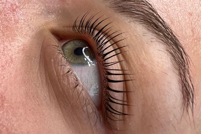 Luksusowy rytuał naturalnego spojrzenia - laminacja rzęs w Ninails & Beauty Warszawa