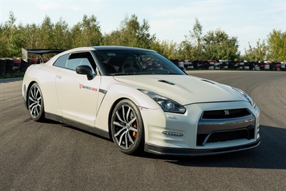Jazda Nissanem GTR z filmowaniem