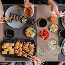 Uczta dla Przyjaciół w Koku Sushi
