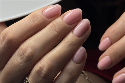 Manicure i pedicure hybrydowy z peelingiem i maską - This is Love Beauty Salon Warszawa