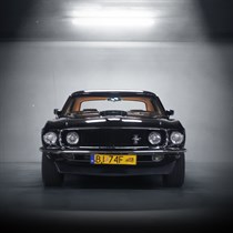 Jazda Fordem Mustang z 1969 r. ulicami miasta - Białystok