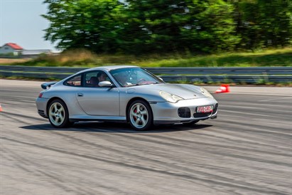 Subaru Impreza WRX vs Porsche 911 Carrera