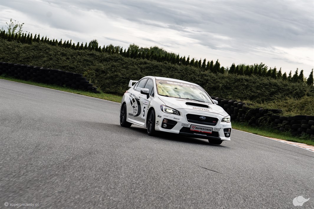 Jazda Subaru Impreza WRX STI z filmowaniem
