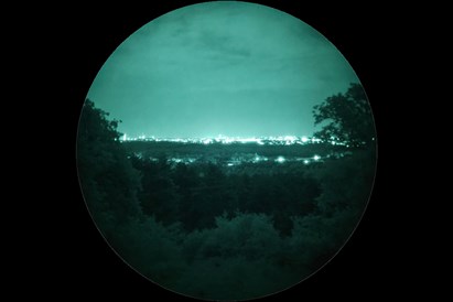 Nocna wycieczka z noktowizorem pod Krakowem – prezent w świecie cieni!