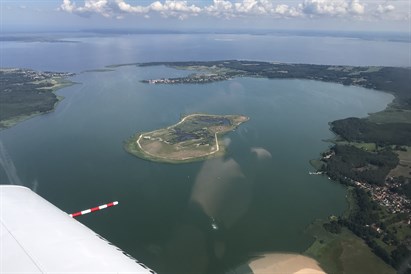 Lot samolotem nad Szczecinem i Jeziorem Dąbie – 30 minut z OSL Lotnik