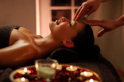 Świąteczny Dotyk Harmonii – masaż pleców, głowy, twarzy z aromaterapią