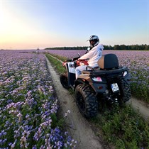 Off-road na quadzie w Żninie – emocje, błoto i niezapomniana przygoda!