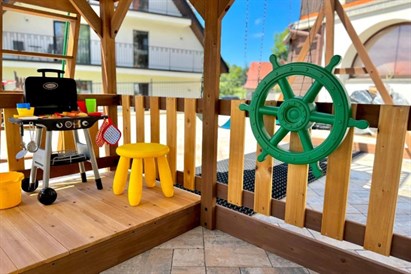 Pobyt SPA w górach dla dwojga: Willa Roztoka + masaż i termy